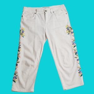 Women's Sonoma Modern Fit White Embroidered Floral Design Jean Capris Size 10